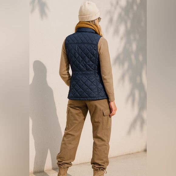 Abercrombie & Fitch Navy Quilted Puffer Vest | Classic A&F Vest - Picture 5 of 11